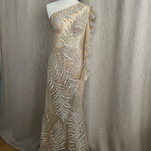 Formal gown Terani couture. In great condition